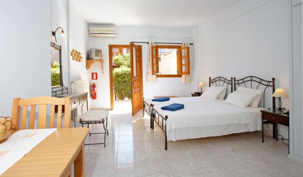 Anniska Hotel Kardamyli Habitación foto